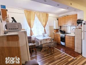Apartament de vanzare, cu 3 camere, decomandat, 68mp, parter inalt