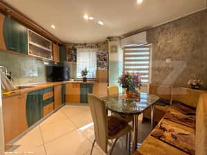 Apartament 2 camere, mobilat complet, 2 balcoane, centrala proprie — miniatura 2