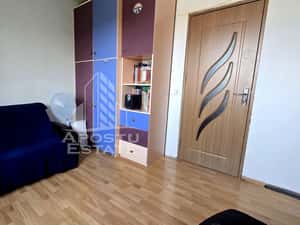 Apartament cu 2 camere de vanzare, centrala proprie, zona Lipovei — miniatura 3