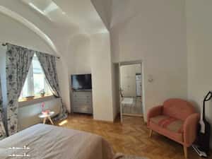 Central, inchiriere ap. 2 camere, la casa