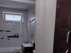 Inchiriez apartament