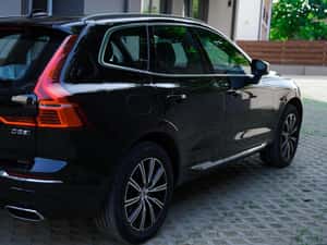 Volvo XC60 D5 Inscription Automată 235 HP Diesel — miniatura 4