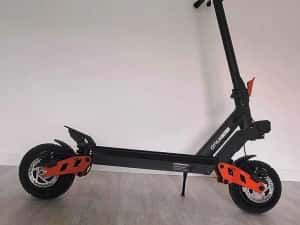 Trotineta electrica 800w48v10Ah: Descoperă orașul în stil electric!