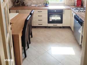 Vând apartament 4 camere 81 mp decomandat renovat — miniatura 4