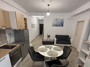 Proprietar,inchiriez apartament strada Venetia
