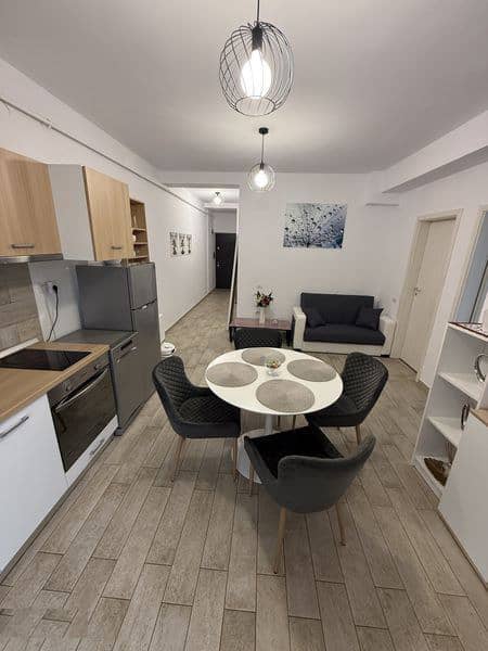 Proprietar,inchiriez apartament strada Venetia — fotografie 1 din 6