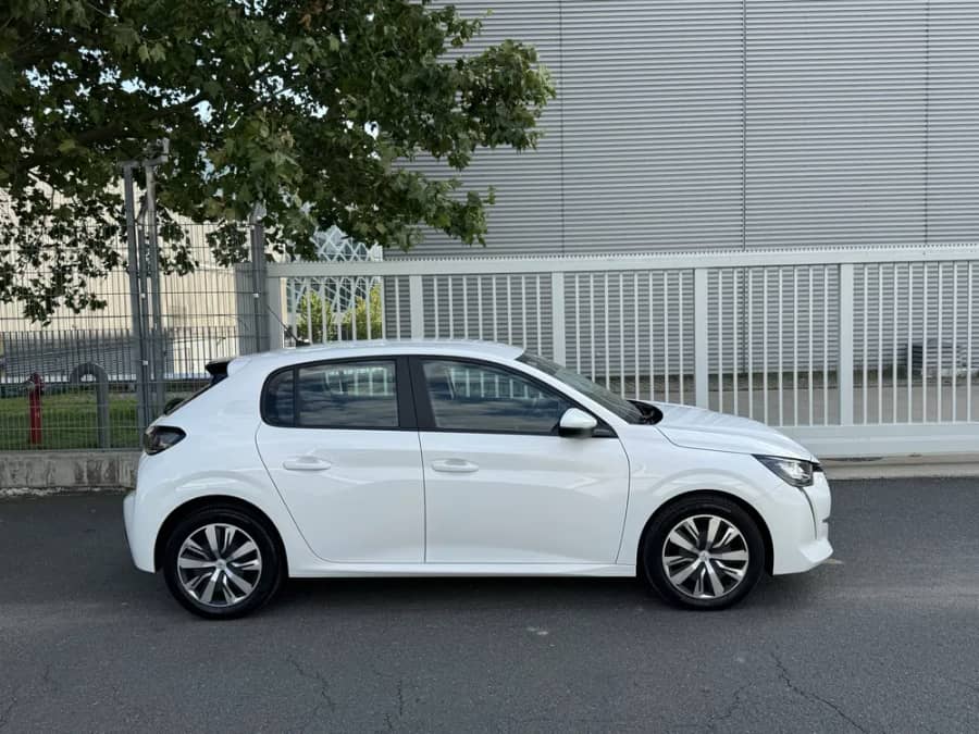 Peugeot 208 1300 km 2021 masina noua. — fotografie 1 din 10