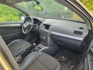 Dezmembrez opel astra h 1.4 benzina — miniatura 2