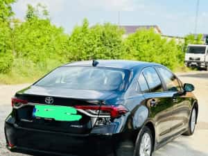 Vand toyota corolla hybrid 2021 automata 16600E neg. — miniatura 4