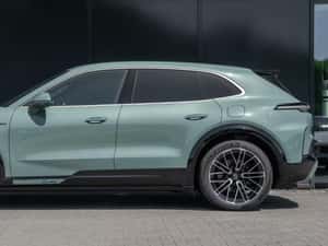 Porsche Cayenne - Vehicul nou, electric — miniatura 2