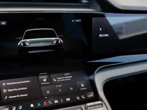 Porsche Cayenne - Vehicul nou, electric — miniatura 7