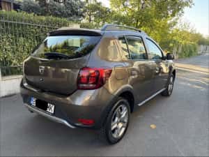 Dacia sandero stepway  an 2019 benzina 09 cutie automata — miniatura 4