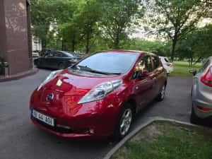 #10Ron/100km Nissan Leaf 30Kw 2017/SCHIMB cu electrică după 2020 — miniatura 8