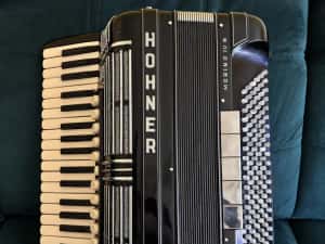 Acordeon Hohner Morino IV N 2+2 de 120 bași!! — miniatura 3