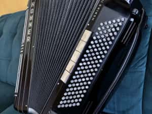 Acordeon Hohner Morino IV N 2+2 de 120 bași!! — miniatura 5