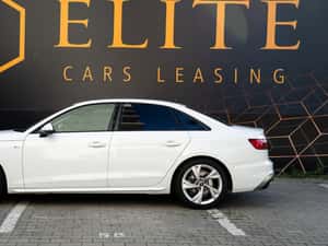 Audi A4 Mild Hybrid S-Line Automată 204 HP Diesel — miniatura 5