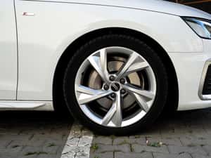 Audi A4 Mild Hybrid S-Line Automată 204 HP Diesel — miniatura 7