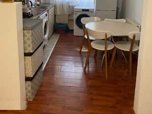 Inchiriere apartament 2 camere decomandat, etaj 3, loc de parcare, Cet
