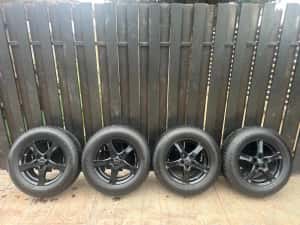 Vand set roti+anvelope DUNLOP 215/65/16 pentru DACIA DUSTER / QASHQAI