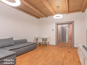 Locuință de 71 mp renovată integral și complet utilată, în casă — miniatura 3