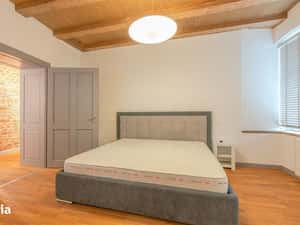 Locuință de 71 mp renovată integral și complet utilată, în casă — miniatura 6