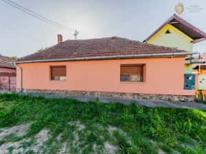 Casă cu 3 camere de vânzare in Vladimirescu