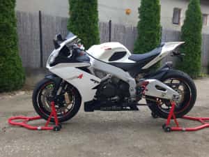 Vand Aprilia Rsv4 ,1000cc ,180cp — miniatura 1