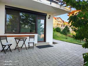 Apartament la casa cu intrare separată cu parcare — miniatura 3