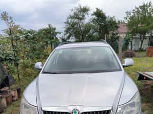 Dezmembrez Skoda Octavia 2 facelift 1.6 tdi — miniatura 3