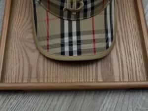 Șapcă Burberry model 2026,  5 modele — miniatura 9