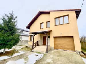 Casa spatioasa pentru familie | curte generoasa | liniste si intimitate — miniatura 3