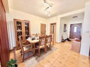 Casa spatioasa pentru familie | curte generoasa | liniste si intimitate — miniatura 10