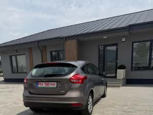 Vând Ford Focus Hatchback — miniatura 4