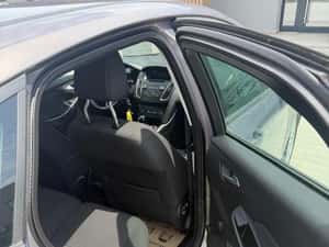 Vând Ford Focus Hatchback — miniatura 6