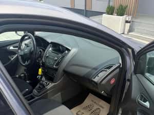 Vând Ford Focus Hatchback — miniatura 7