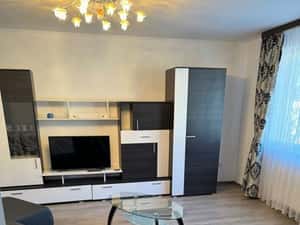 Inchirez apartament cu 2 camere la etaj 3