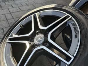 Set jante originale mercedes R18 doua marimi + anvelope iarna pirelli — miniatura 8