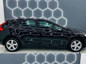 VOLVO V40 - 2018 - Second Hand - Negru — miniatura 5