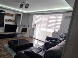 Vand  Apartament 3 camere