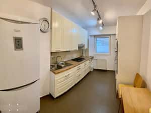 Apartament 4 camere la Parcul Tineretului cu 2 balcoane logie — miniatura 3
