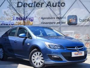 Opel Astra Berlină 2017, 74.000 km, 7.990 €