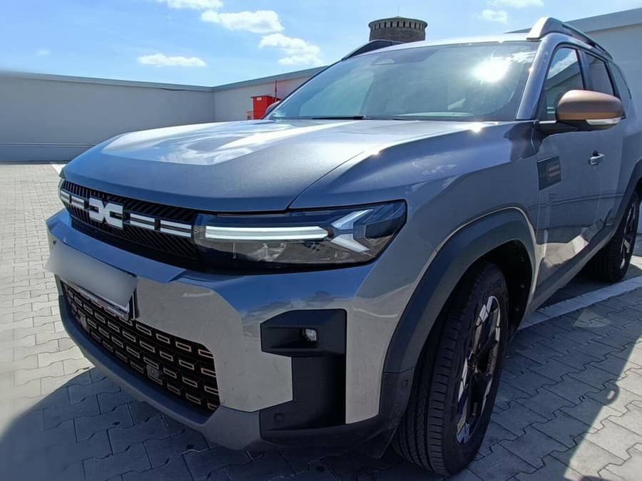 Dacia Bigster - SUV, 5700 km, 140 cp, Benzină, 23900 EUR — fotografie 1 din 7