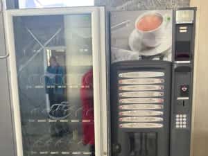 Automat vending cafea si produse — miniatura 2