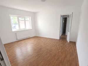 Apartament 2 camere semidecomandat parter/4 Sara 1 Mai — miniatura 3