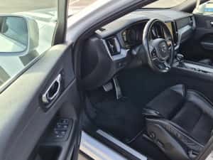 Volvo XC 60  /  R - Design  / 2018 /  190 cai / 4 × 4 — miniatura 7