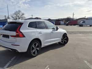 Volvo XC 60  /  R - Design  / 2018 /  190 cai / 4 × 4 — miniatura 9