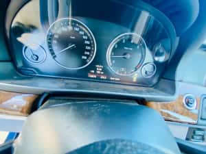 BMW Seria 5 F10 550i – 4.4 V8 – 308 kW — miniatura 8