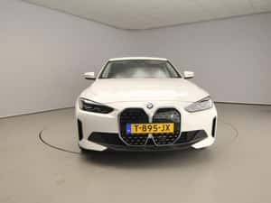 BMW i4 2023, 114.000 km, Electric, 34.931 EUR — miniatura 5