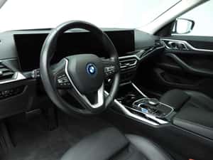 BMW i4 2023, 114.000 km, Electric, 34.931 EUR — miniatura 6