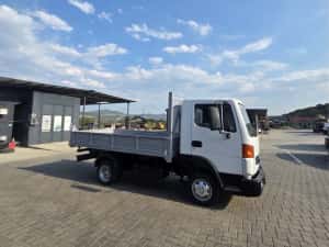 Nisan Atleon 3,5 t an 2010 — miniatura 4